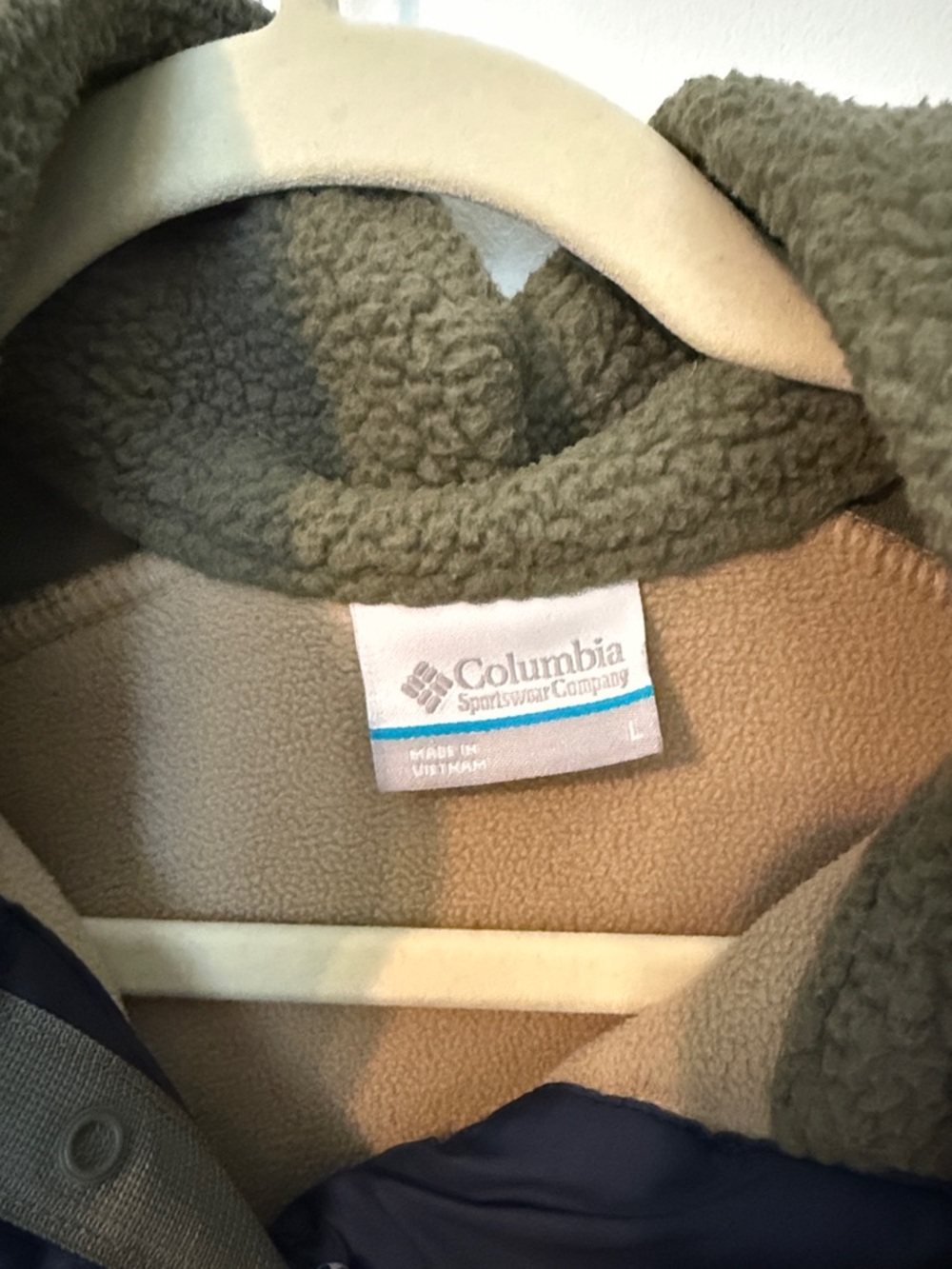 Columbia Olive Green & Tan Sherpa Pullover with Navy Pocket - Picture 2 of 3